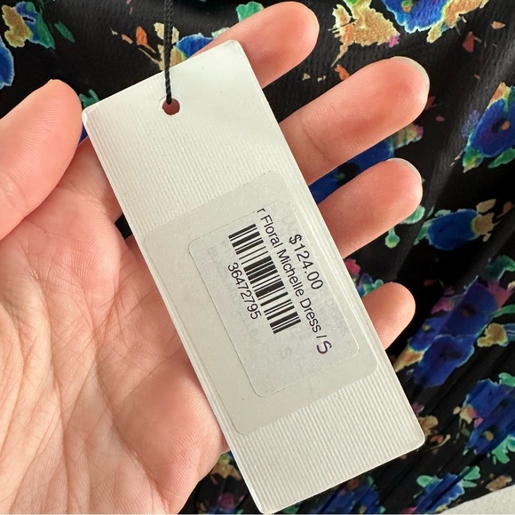 Molly BRACKEN nwt pleated floral Vneck dress - Picture 9 of 9